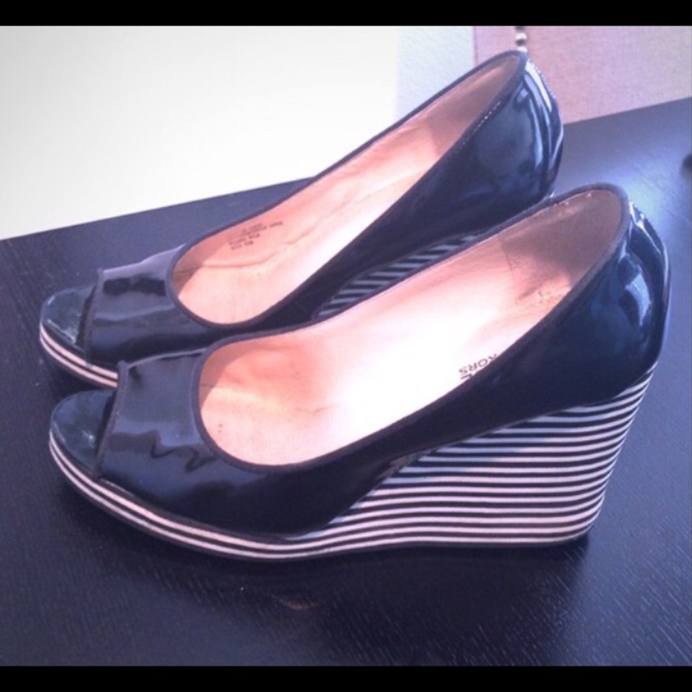 Peep toe Wedges